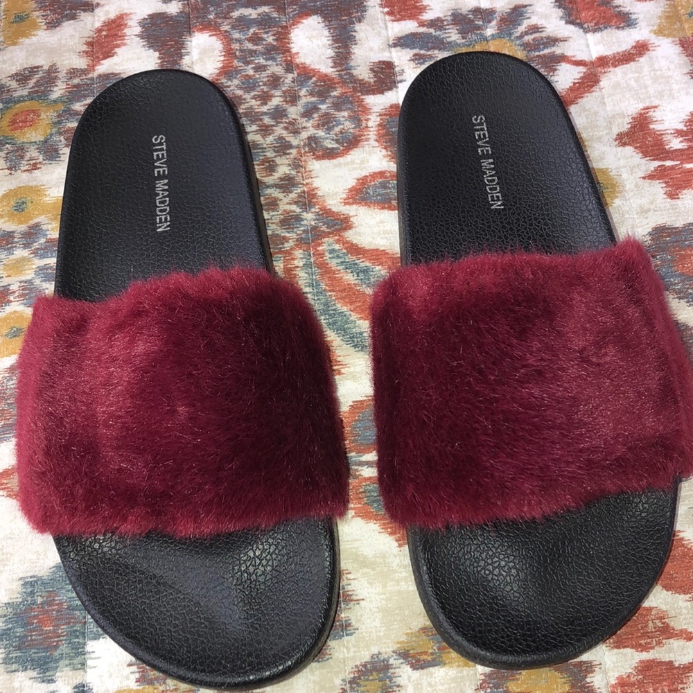 Steve Madden slides